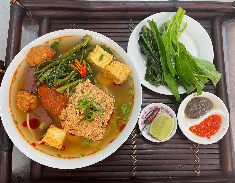 Canh Bún - Vietnamese dish by Gánh Hàng Tình Thương